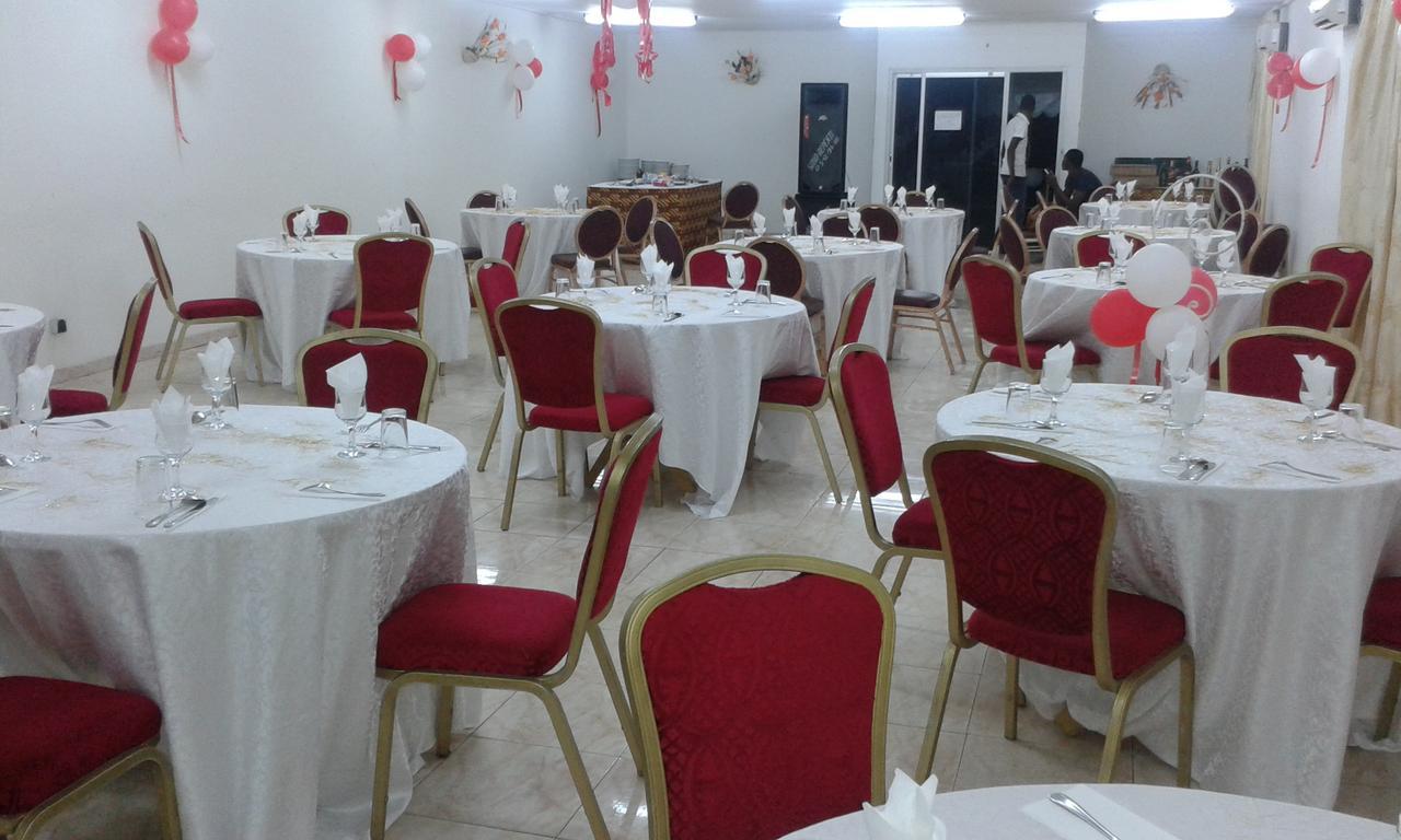 Hotel Le Rocher Yamoussoukro Buitenkant foto